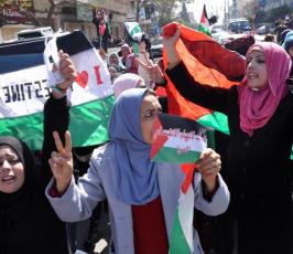بالصور .. غزة تنتفض ضد الانقسام