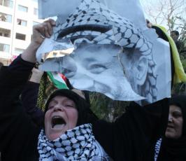 بالصور : الشعب يريد إنهاء الإنقسام والإحتلال والتنسيق الأمني واوسلو