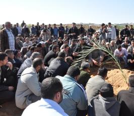 بالصور:جنازة الشهيد عدنان يوسف اشتيوي من منطقة الزيتون