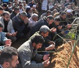 بالصور:جنازة الشهيد عدنان يوسف اشتيوي من منطقة الزيتون