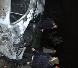 بالصور: انفجار سيارة بحى الزيتون