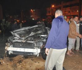 بالصور: انفجار سيارة بحى الزيتون