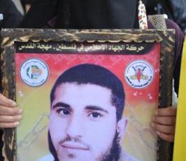 شاهد بالصور:« بعيد الأم »أمهات الأسرى يعتصمن بمقر الصليب الأحمر أملاً بالافراج عن أبنائهم