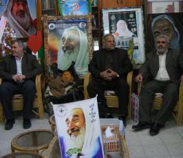 بالصور.. لجنة التواصل الجماهيري تزور منزل الشهيد أحمد ياسين