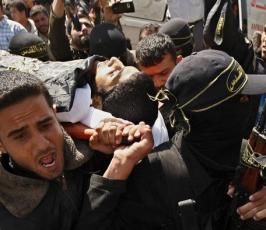 بالصور: سرايا القدس وجماهير غفيرة تشيع جثمان الشهيد محمد معمر  بخانيونس