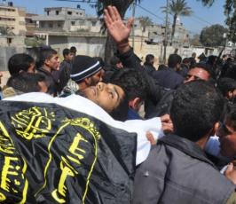 بالصور: سرايا القدس وجماهير غفيرة تشيع جثمان الشهيد محمد معمر  بخانيونس