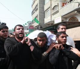 بالصور : جماهير غفيرة تشيع شهداء كتائب القسام 