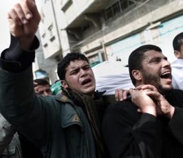 بالصور : جماهير غفيرة تشيع شهداء كتائب القسام 