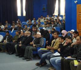 بالصور: الرابطة الإسلامية تنظم وقفة تضامنية مع الأسرى بجامعة الأقصى 