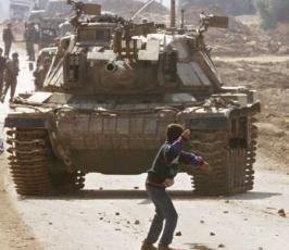 شاهد بالصور: تحدي شيوخ وشباب ونساء فلسطين للجيش الصهيونى