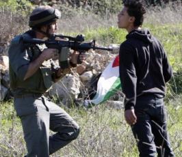 شاهد بالصور: تحدي شيوخ وشباب ونساء فلسطين للجيش الصهيونى
