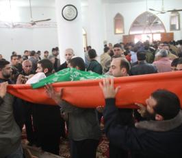 بالصور : جماهير غفيرة تطالب بالإنتقام لدماء الشهداء