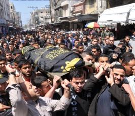 بالصور: جماهير خفيرة تشيع ثلة من شهداء العدوان الإسرائيلى على قطاع غزة