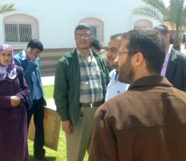 بالصور: وفد من المنتدى الاخصائي يزور قرية الأيتام برفح