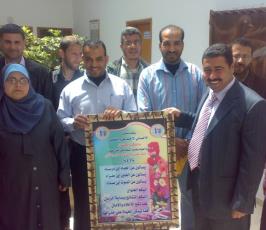 بالصور: وفد من المنتدى الاخصائي يزور قرية الأيتام برفح