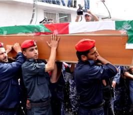بالصور: جنازة الصحفى الإيطالى فكتوريو بمدينة غزة
