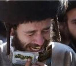 "أبكونا كثيراً فليبكوا قليلاً..صورة بكاء المستوطنين على قتيلهم في نابلس