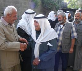 بالصور:: لجنة التواصل الجماهيري للجهاد تتمكن من رأب الصدع بين أفراد عائلة غزية
