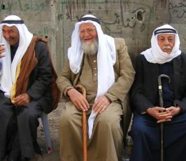 بالصور:: لجنة التواصل الجماهيري للجهاد تتمكن من رأب الصدع بين أفراد عائلة غزية