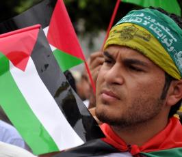 بالصور: مسيرات تجوب شوارع غزة فرحاً بالمصالحة الفلسطينية