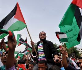بالصور: مسيرات تجوب شوارع غزة فرحاً بالمصالحة الفلسطينية