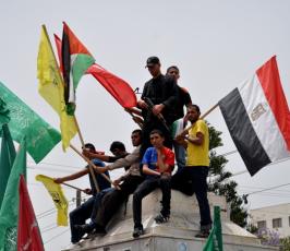 بالصور: مسيرات تجوب شوارع غزة فرحاً بالمصالحة الفلسطينية