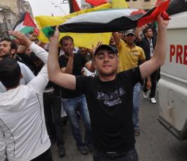بالصور: مسيرات تجوب شوارع غزة فرحاً بالمصالحة الفلسطينية