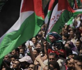 بالصور : مليونية في ميدان التحرير دعما للقضية الفلسطينية 