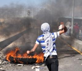 بالصور: عدسة فلسطين اليوم شهدت الإشتباكات على معبر بيت حانون