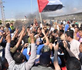 بالصور: عدسة فلسطين اليوم شهدت الإشتباكات على معبر بيت حانون