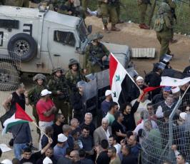 بالصور: الإشتباكات بين الإحتلال والفلسطينيين بقرية مجدل شمس 