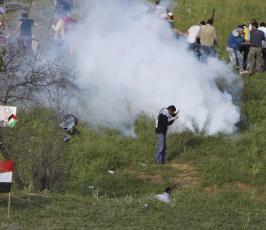 بالصور: الإشتباكات بين الإحتلال والفلسطينيين بقرية مجدل شمس 