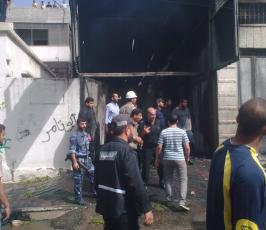 بالصور: حريق ضخم بأحد المنازل غرب مدينة غزة