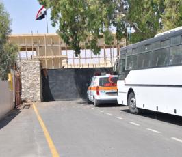 بالصور ..الجانب المصري يغلق معبر رفح بالأخشاب 