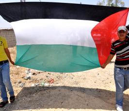بالصور: مسيرات غضب بيوم النكسة على معبر بيت حانون