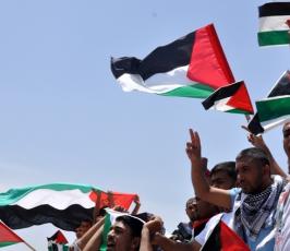 بالصور: مسيرات غضب بيوم النكسة على معبر بيت حانون