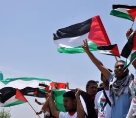 بالصور: مسيرات غضب بيوم النكسة على معبر بيت حانون