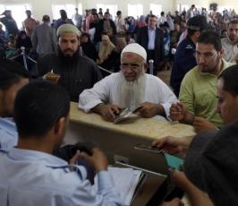 بالصور: فتح معبر رفح فى كلا الإتجاهين أمام حركة المسافرين