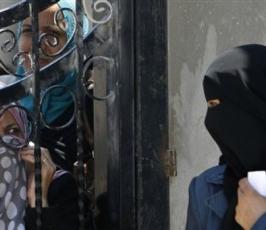 بالصور: مسيرة حاشدة أمام معبر رفح للتنديد بإغلاق المعبر وفتحه بشكل دائم