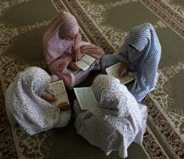 بالصور : بدء المخيمات الصيفية للطلاب والطالبات وإقبال كبير على حفظ القرآن