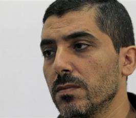 بالصور : المهندس ضرار أبو سيسي خلال انتظاره في قاعة المحكمة العسكرية الإسرائيلية