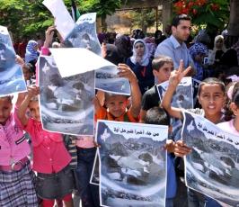 بالصور: الغزيون يحيون ذكرى يوم اللاجئ الفلسطينى