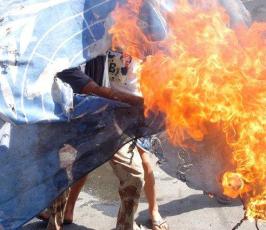 بالصور : إعتصام في عين الحلوة إحتجاجاً على زيارة لومباردو وتغيير مهمات الأونروا
