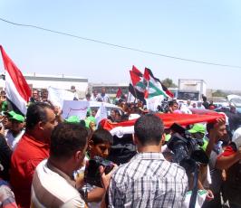 بالصور.. أطفال غزة يطالبون طنطاوي بتطبيق التسهيلات على معبر رفح