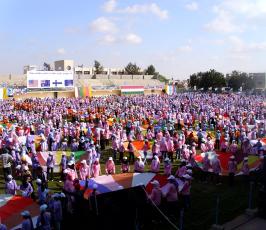 بالصور .. أطفال غزة يدخلون موسوعة غينتس بأكبر عدد من البارشوتات