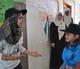 بالصور: وفد من دائرة العمل النسائي يتفقد مخيمات العودة الصيفية بالمحافظات الجنوبية