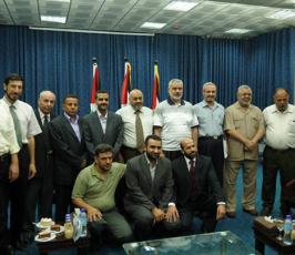 بالصور.. هنية يدشن طوابع البريد الجديدة‏