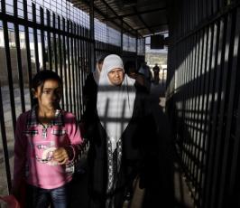 بالصور: المصلون يتوافدون على المسجد الاقصى فى الجمعة الأولى من شهر رمضان المبارك