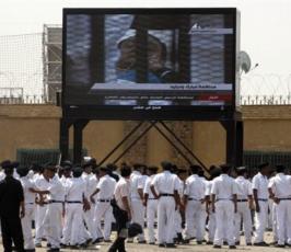 بالصور: إستئناف جلسات محاكمة الرئيس المخلوع حسنى مبارك ونجليه