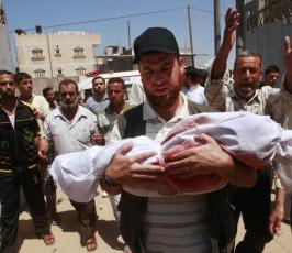بالصور : جماهير غاضية تشييع جثامين شهداء المقاومة في رفح